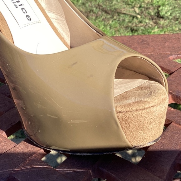 LaFenice Venezia Vero Cuoio Taupe Patent Leather Open Toe Pump Stiletto Heel - Picture 7 of 9